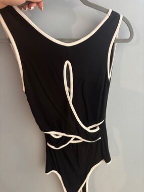 Black and White side cut out and chest Sleeveless Bodysuit